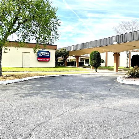 Americas Best Value Inn - Уилсон Экстерьер фото